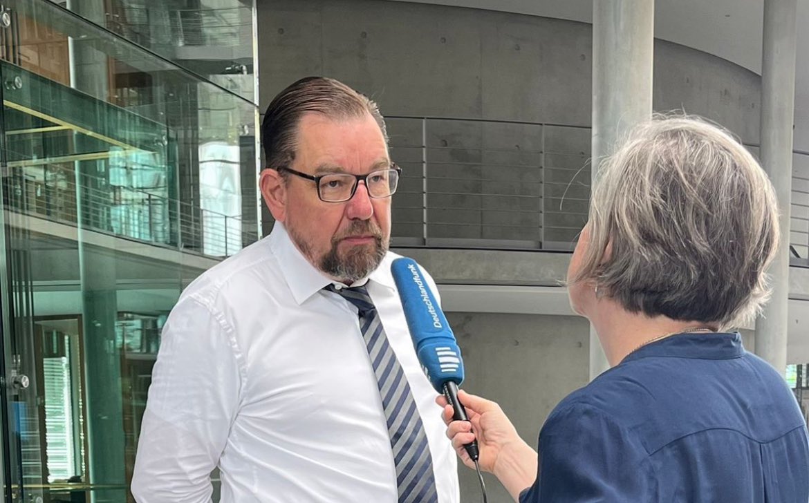 Heute durfte ich als Sachverständiger bei einer Anhörung des Rechtsausschuss des Dt. Bundestages zur Frage der Verlängerung der Mietpreisbremse und weitergehender Maßnahmen teilnehmen. Es steht außer Frage, dass sich viele Menschen ihre Miete nicht leisten können.