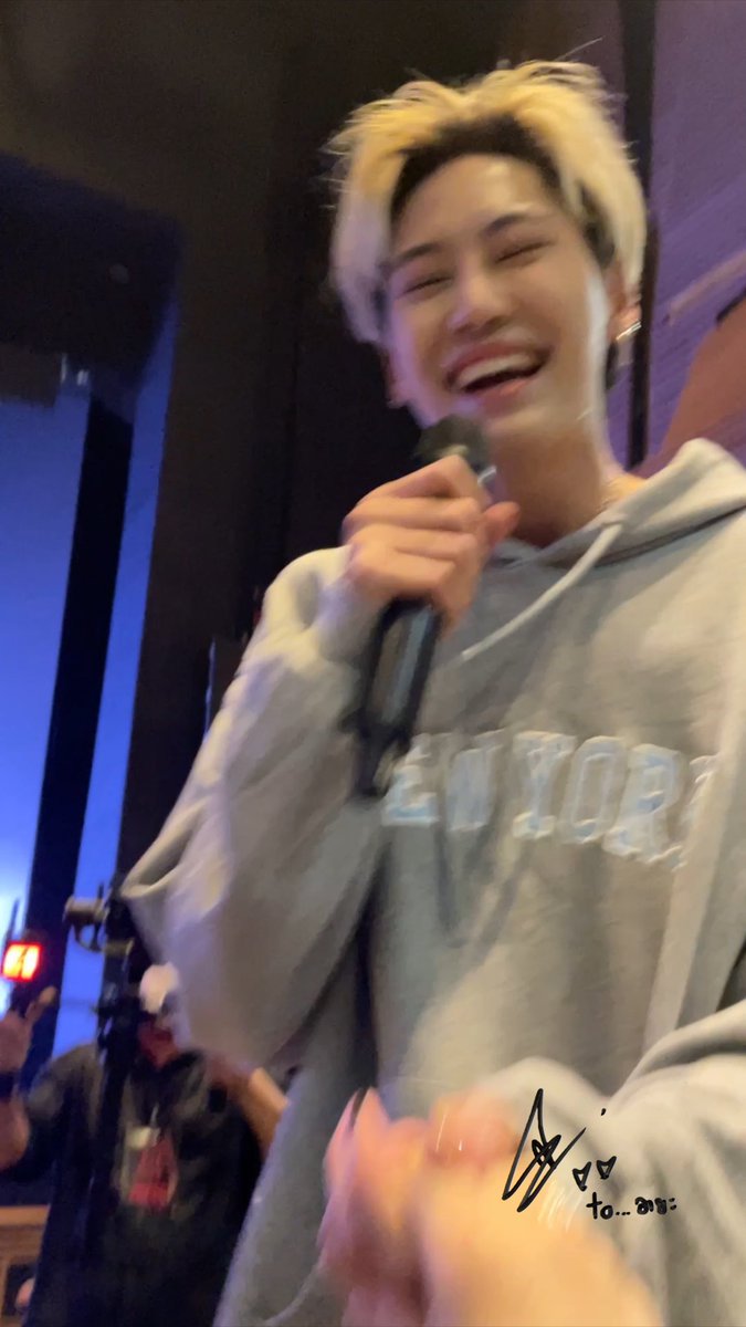 Bounまだこのパーカー愛用してるの嬉しい🥺🩵🩵
初めて会った日に着てたやつ🥺🩵🩵
#bb0un