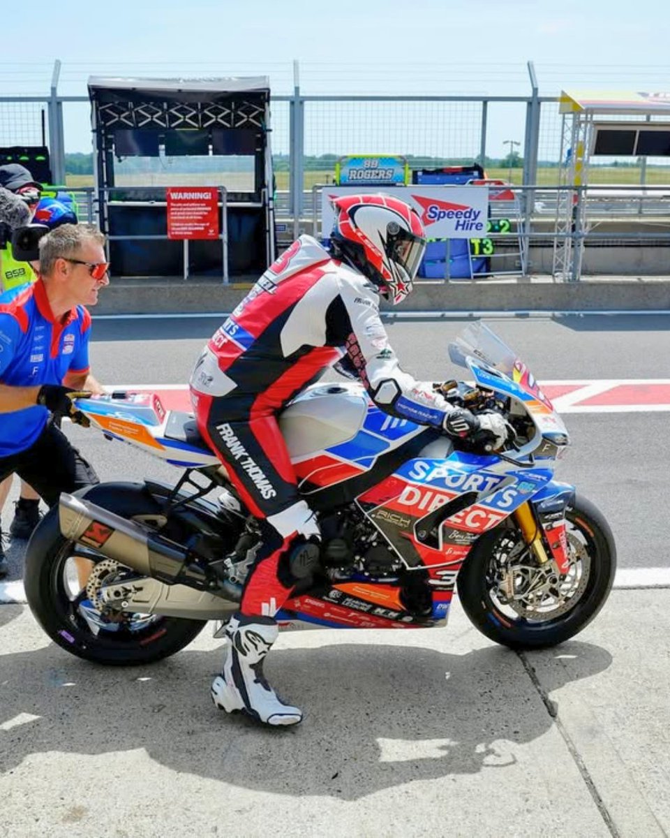 js_accessories's tweet image. Not the results we wanted—but plenty of heart from Billy McConnell at Snetterton: 13th, 17th &amp;amp; 15th.
Big thanks to the team &amp;amp; sponsors—round 4, we’re coming for you.

📸 - Ian Hopgood

#Frank_Thomas_Clothing #FrankThomasMoto