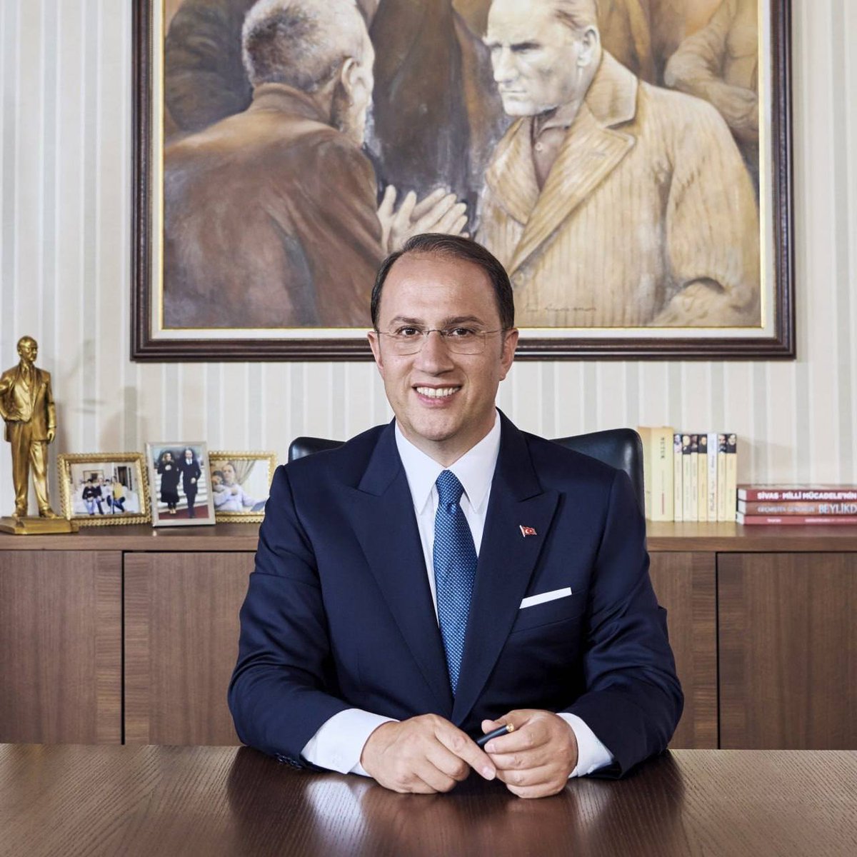 #SONDAKİKA | Hastaneye kaldırılan tutuklu Beylikdüzü Belediye Başkanı Murat Çalık'ın hastanede tedavi görmesine karar verildi.