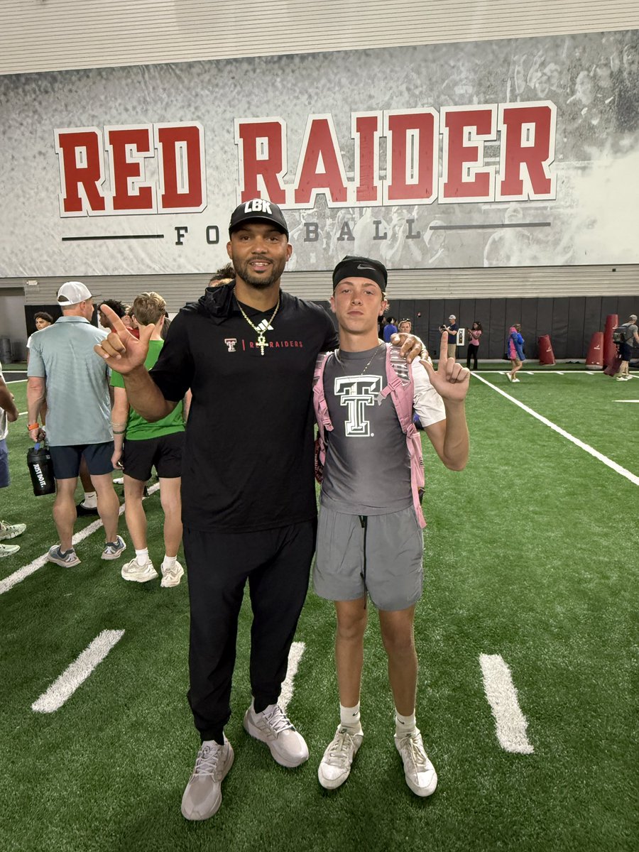 Cason_Corley's tweet photo. Had a AMAZING time today at @TexasTechFB want to thank @AlphaMara4 for the opportunity and a big thanks to @COACHJUICE_ for things he taught me today!!! #MMP 

@PrepRedzone @PrepRedzoneTX @McGregorFootba1 @Coach__OMalley @NP_Recruiting @TopPreps @ExpoRecruits @UTSAFTBL https://t.co/f1xZLVfenJ