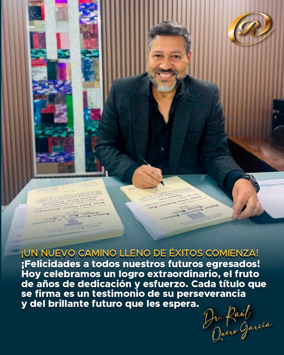UTSBOLIVAR's tweet photo. ¡Feliz inicio de semana! Enviamos un caluroso saludo a toda la familia que integra el Complejo Educativo. 

Hoy, compartimos un mensaje motivador de nuestro Director Nacional, el Dr. Raúl Quero García (@rauloteq):
.
¡Un nuevo camino lleno de éxitos comienza!

¡Felicidades a todos nuestros futuros egresados!

Hoy celebramos un logro extraordinario, el fruto de años de dedicación y esfuerzo. Cada título que se firma es un testimonio de su perseverancia y del brillante futuro que les espera.
.
.
#PensamientoDelDía 
#DrRaúlQueroGarcía 
#Perseverancia
#Compromiso
 #Liderazgo
#SuperarObstaculos
#Motivación 
#Inspiración
 #Valores 
#Integridad 
#Respeto 
#Esfuerzo 
#ComplejoEducativoDrRaúlQueroSilva 
#PolitécnicoSantiagoMariño
#TecnológicoAntonioJoséDeSucre
#TecnológicoAgustínCodazzi
#Venezuela 🇻🇪