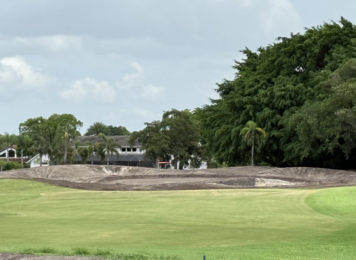 Following the heat to SoFlo. Woodmont Country Club, back nine renovation in full swing. Drought conditions have site crispy and dusty.