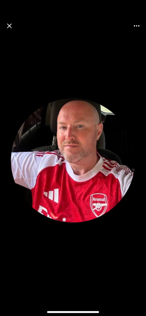 <a href="/vanislegunner/">Luke</a> Baldy baldy over there what’s it like to have no hair, is it hot or is it cold i don’t know cus im not bald