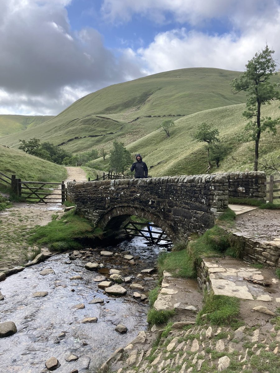 cjlines's tweet image. Today’s hike with @ABTheAdventure 🗻
@ABTheAdventure と今日のハイキングです (イギリス的な景色だと思いますか?)