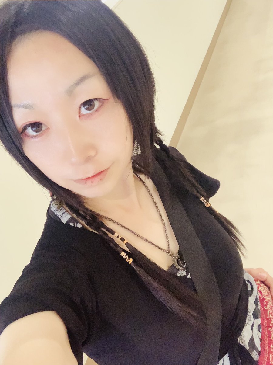 324_mgm's tweet photo. 昨日はスティッチの映画かーらーの
TDLインパしたよ(・∀・)
パレードと花火見れず残念(´・ω・｀)
スティッチの舞台がハワイだから、
それに因んで、ハワイアンなファッションしてみた😎🌴🌺 https://t.co/Yowm8gELLw