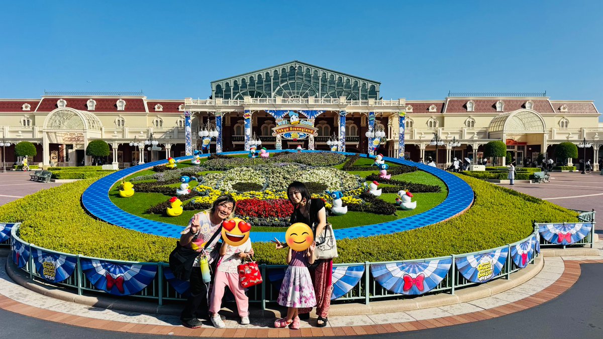324_mgm's tweet photo. 昨日はスティッチの映画かーらーの
TDLインパしたよ(・∀・)
パレードと花火見れず残念(´・ω・｀)
スティッチの舞台がハワイだから、
それに因んで、ハワイアンなファッションしてみた😎🌴🌺 https://t.co/Yowm8gELLw