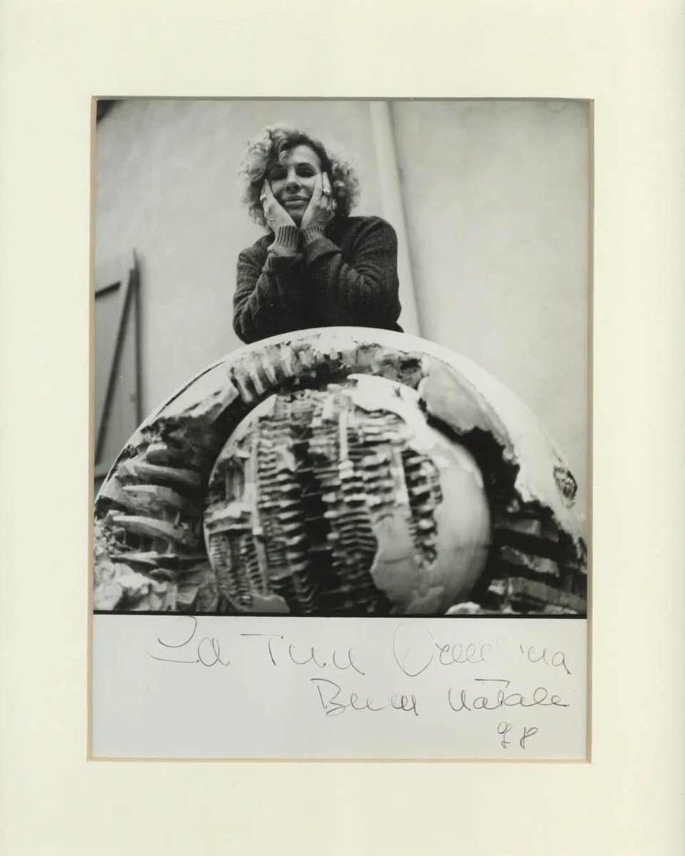 OrnellaVanoni's tweet photo. Con te se ne va un’epoca e un pezzo del mio cuore 💔

Ornella.

Ph Courtesy of Fondazione Arnaldo Pomodoro https://t.co/MrnZ7KIQxE