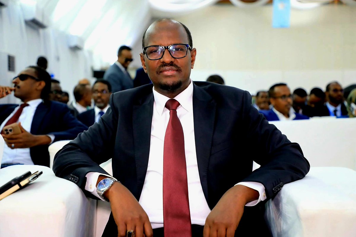 ArabeyHashi's tweet photo. Waxaa Maanta ka qayb galay Xaflada Daahfurka Hiigsiga 2060 oo ay higsanayso dowlada Dan Qaran kuna hogaaminayo Madaxweynaha JFS Dr Hassan Shiikh Maxamuud iyo Raysalwasaare Xamse Cabdi Barre. #highlights2025 #DanQaran #followers #hiigsi2060 #mopmr https://t.co/YGiawzx6jY