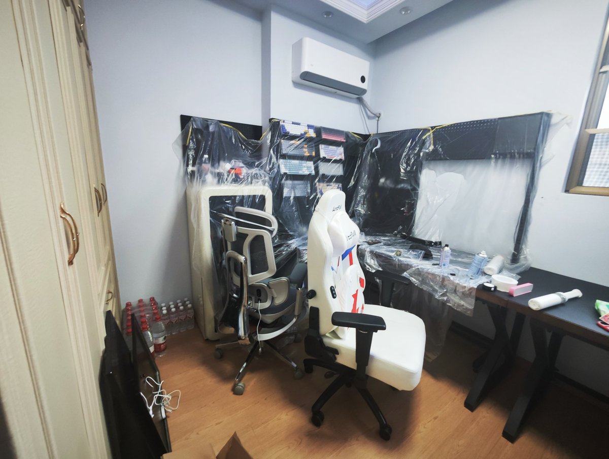 xlin021224's tweet photo. 回家装修了一下下房间，剩下的下次接着整理！ https://t.co/k9kvZ6aBsI