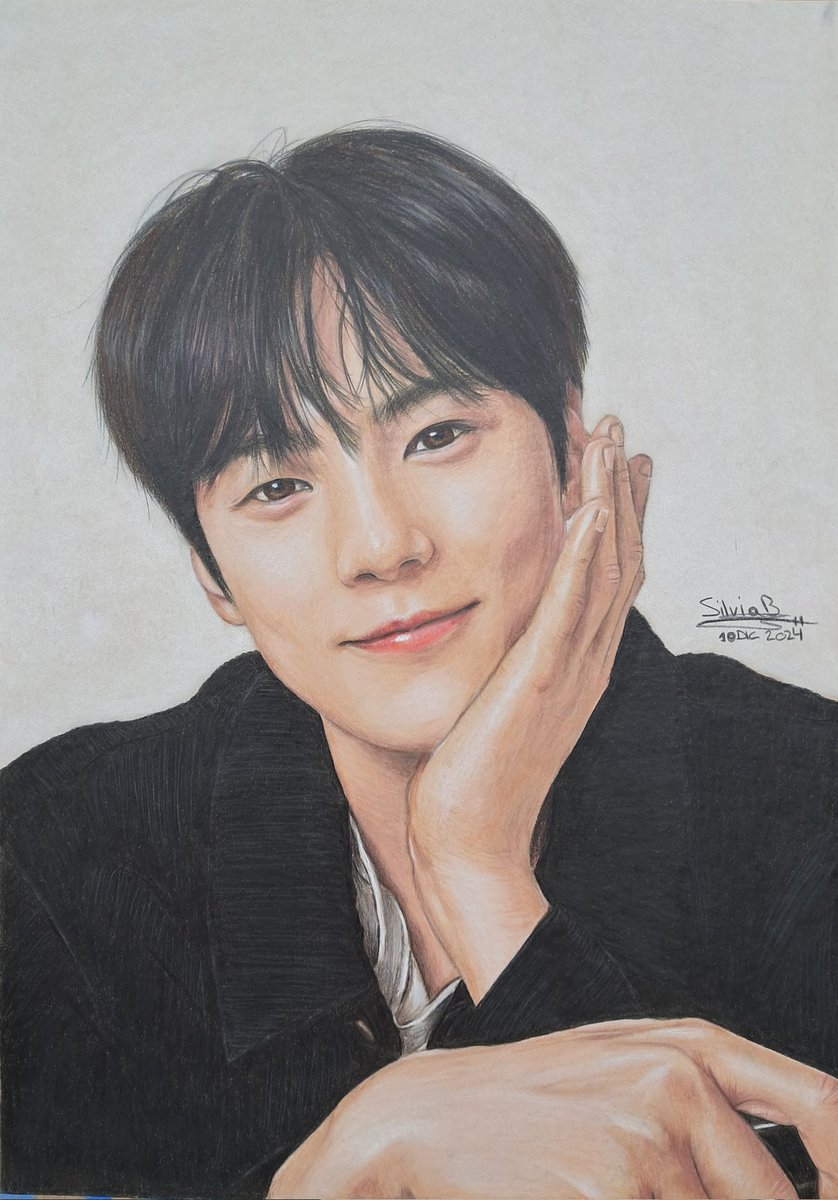 BotellaKr's tweet photo. @BuzzFeedUK @OfficialMONSTAX Hello~ my name is Silvia and I'm a spanish Monbebe. I love to paint so i made a painting of each of the members. Congratulations on your 10th anniversary.I'll love you all and I'll support you forever💖I can only put 4 pictures so i'll add the other 2 painting in another comment https://t.co/Rkwvspzakj