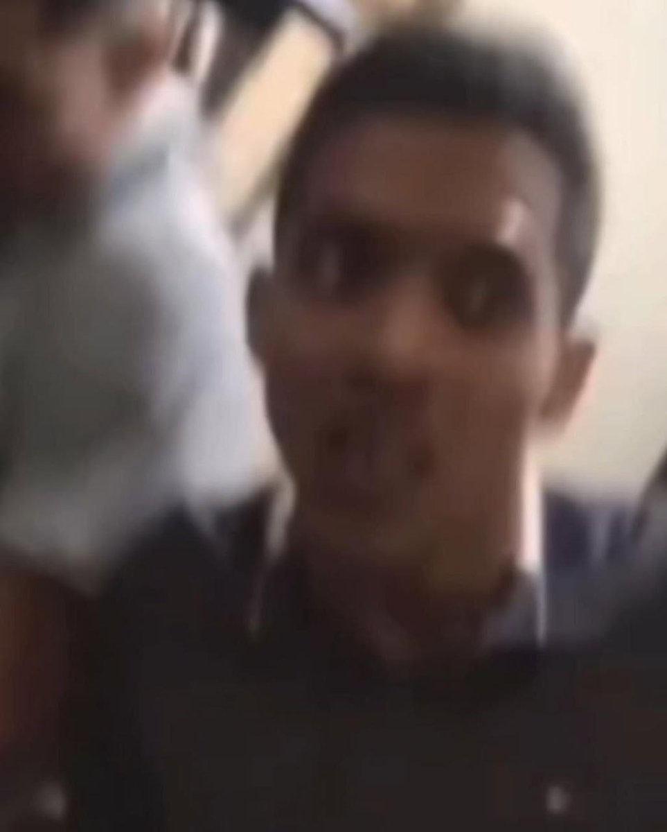 Birrilly's tweet photo. (((ATACADO))) #Aragua #Influencer de #TikTok #GabrielSarmiento #Unleacks fué atacado en su vivienda #Maracay por desconocidos armados mientras hacía #Live denunciando al #NiñoGuerrero #TrenDeAragua y #Policias #Corruptos @ReporteYa @albertoprato02 @AlexaGomezDos @CronicaPolicial https://t.co/zGbeXLOlMg