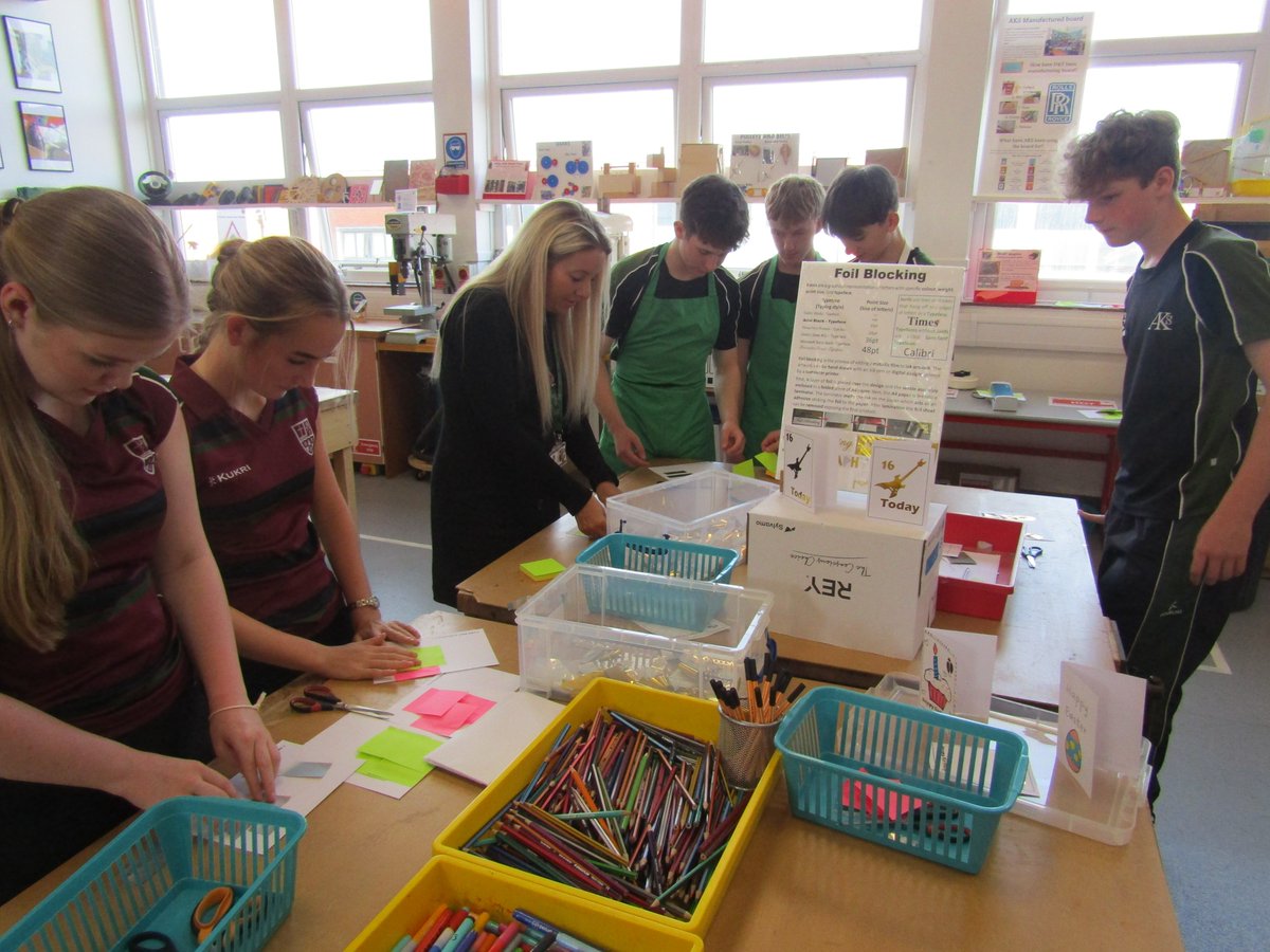 AKSDesignTech's tweet image. Our Year 10 @AKSSchool enjoyed a morning of exploring different life skills last Friday. Up in D&T they practised engineering, carpentry computer & graphic design skills 🛠️ Many thanks also for staff support 👍