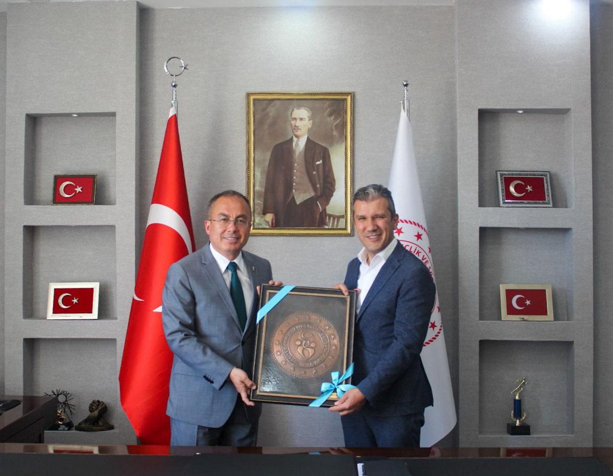 Ordu Gençlik ve Spor İl Müdürü Sayın Hakan Yüksel, İl Müdürümüz Şahin Ertem’i makamında ziyaret etti.

Ziyaretlerinden dolayı kendilerine teşekkür ederiz.