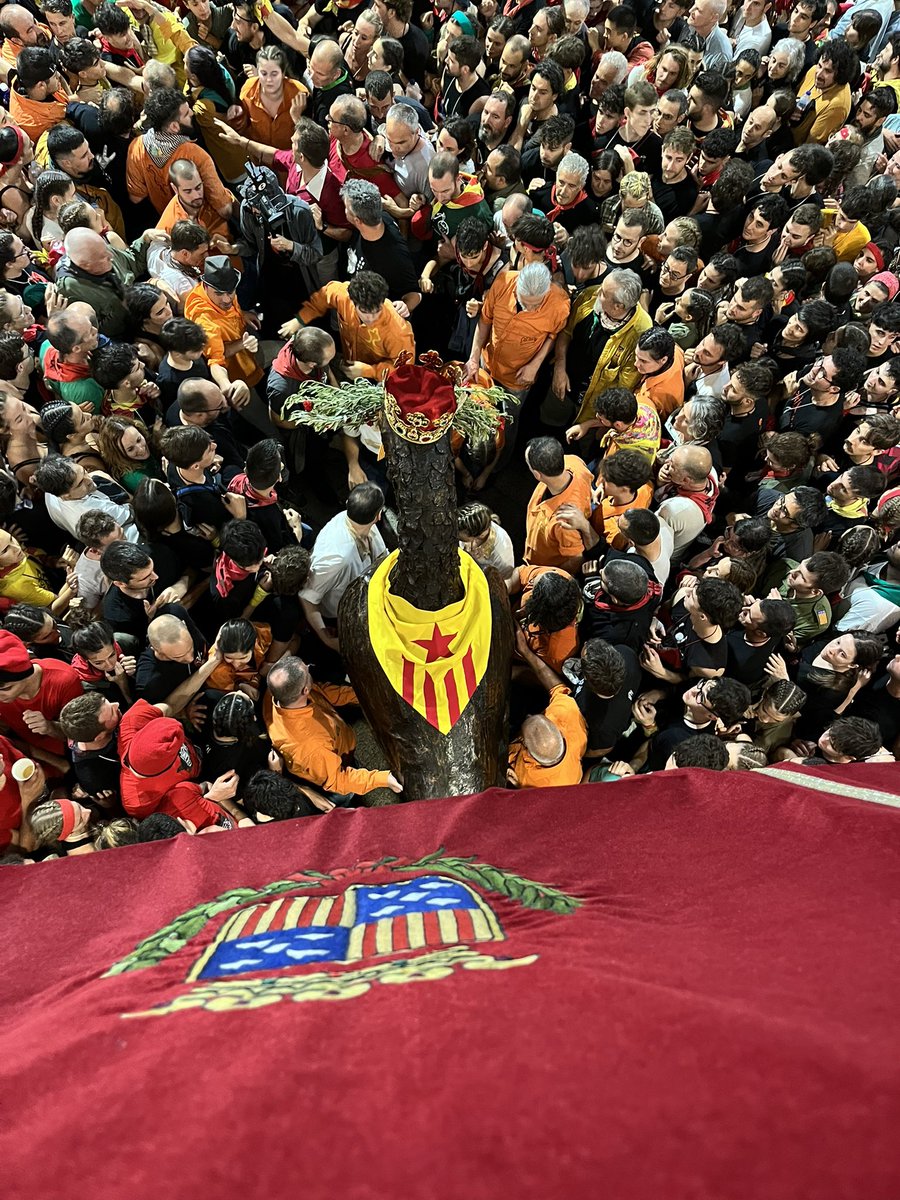 I fins aquí una Patum més!

Moltes gràcies a totes les persones que treballen perquè la festa sigui un èxit i moltes gràcies a tots els patumaires. 

#lapatum