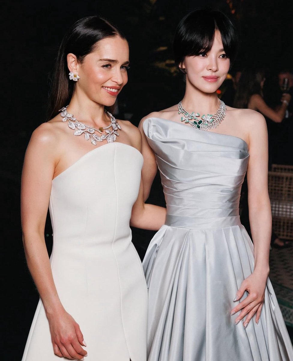 📸 | MAMÃES!!!! 🤍

Atualização da Chaumet no instagram com #SongHyeKyo #송혜교 e #EmiliaClarke