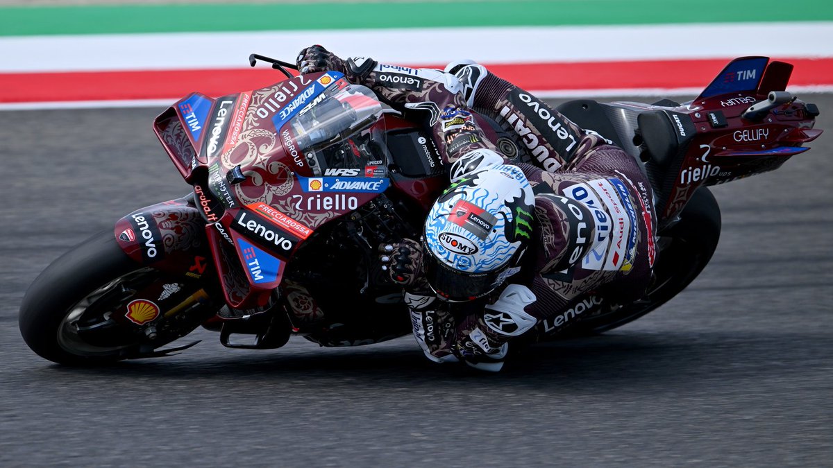Pecco Bagnaia perdió el podio de MotoGP en Mugello tras ser rebasado en los instantes finales a manos de Fabio Di Giannantonio

El italiano sumó 20 puntos, que le colocan como 7º piloto con más puntos en la era MotoGP (1743), batiendo a Maverick Viñales (1741)

#ItalianGP 🇮🇹