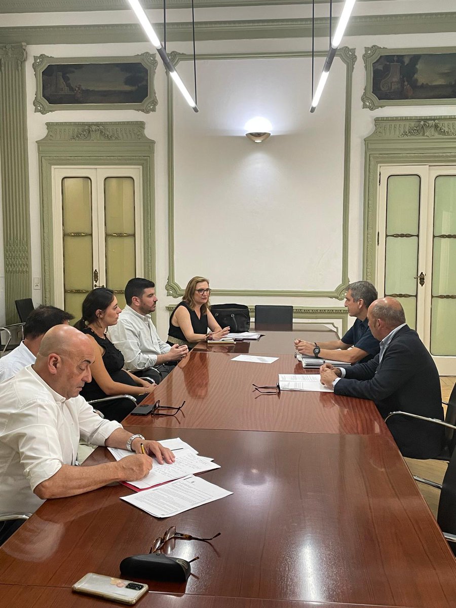 Hemos acudido a la Delegación Territorial la Consejería de Fomento y Vivienda para tratar dos asuntos importantes.

- Cambio de uso de parte del suelo de Invirsal para destinarlo a uso residencial, que permita la promoción de vivienda protegida.