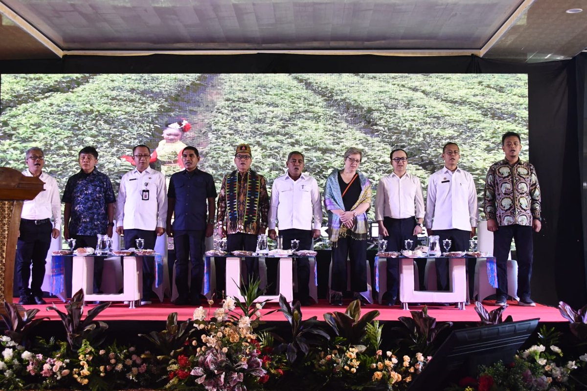 Fathor260776's tweet photo. Mari Kita Sukseskan Swasembada Pangan dgn Program Ketahanan Pangan serta Kopdes Merah Putih dlm  Mewujudkan Asta Cita ke 6 Presiden Prabowo.

#TPPBersamaMenteriDesa
#KetahananPanganMenujuSwasembadaPangan
#KolaborasiBumdesdanKopdesMP
@prabowo
@YandriSusanto27
@taufikmadjid71 https://t.co/kwhTWc6Sun