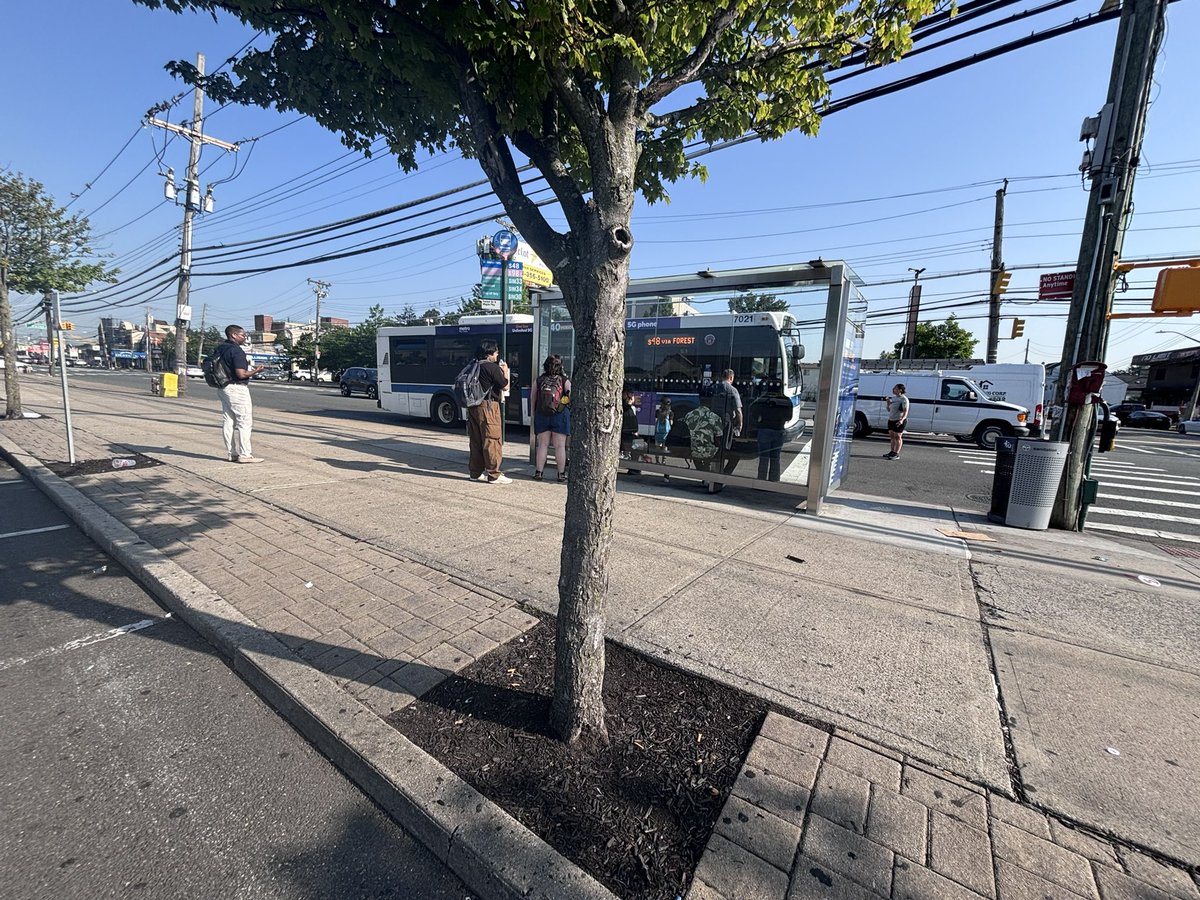 IsaMercedesNYC's tweet photo. @MTA a bus stop full of people waiting and the bus driver won’t let anyone on. He was at the stop at a red light.

One of the hottest days of the year and children are waiting. He refuses to let anyone on. This is terrible

S48 on Forest Avenue 
Forest Ave and Maple Parkway stop https://t.co/TwRj9YY4io