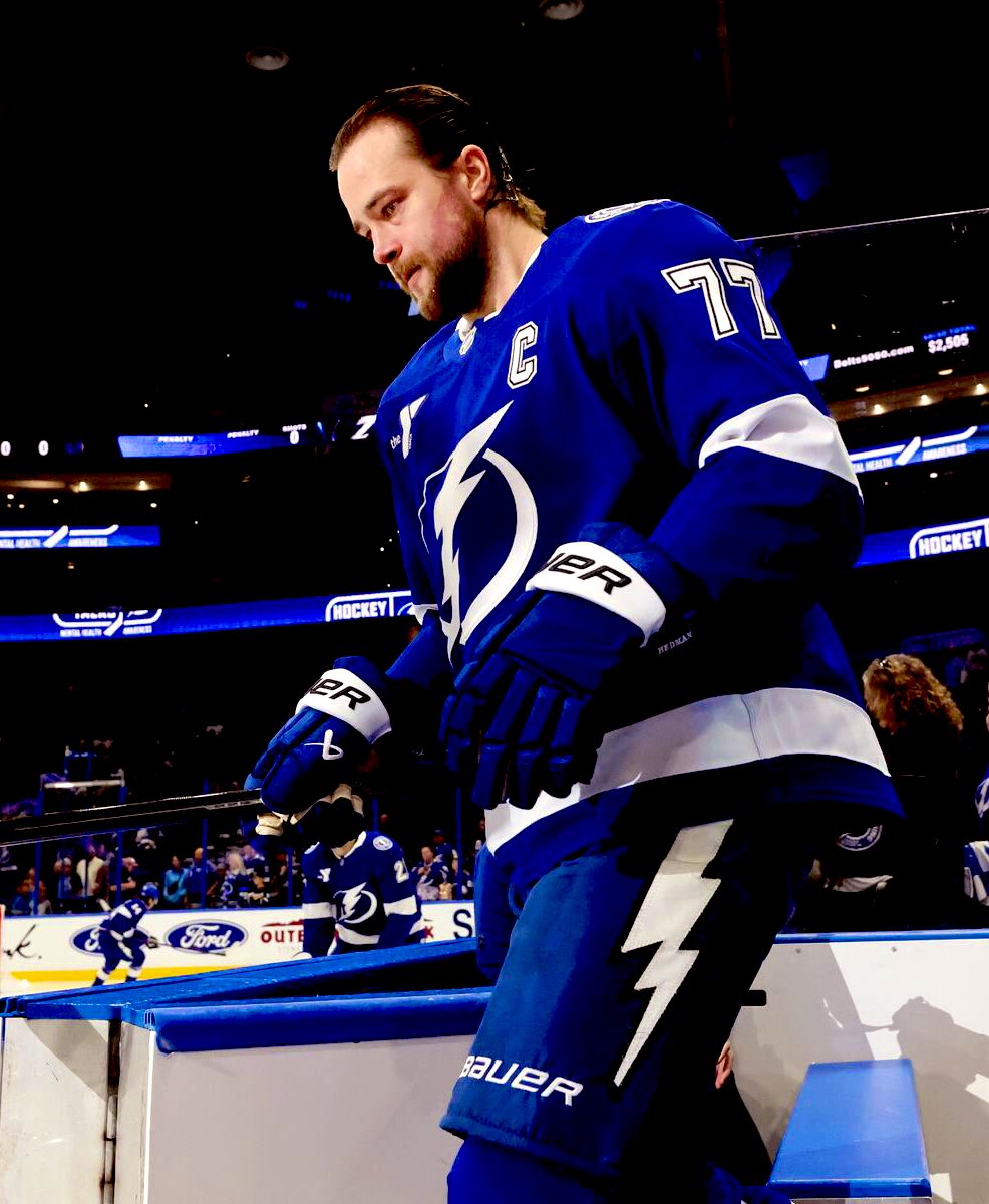 TBL_Hockey's tweet image. Vote for my PFP for next season! 👇🏼

1. Top Left 
2. Top Right
3. Lower Left 
4. Lower Right