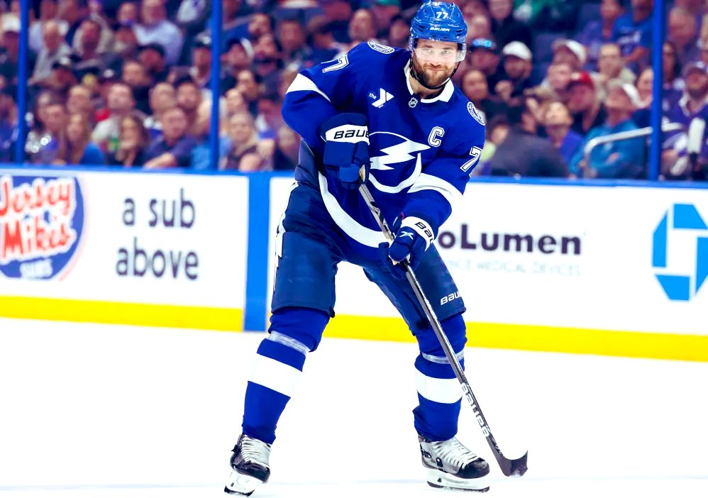 TBL_Hockey's tweet image. Vote for my PFP for next season! 👇🏼

1. Top Left 
2. Top Right
3. Lower Left 
4. Lower Right