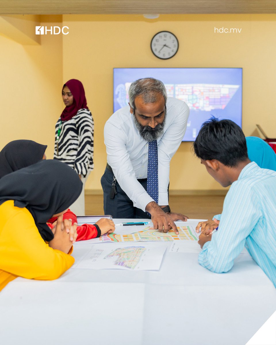 hdcmaldives's tweet photo. As part of the Hulhumalé Master Plan revision outreach, we held an interactive session today at Ghazee School with students from five schools in Hulhumalé.
The session served as a platform to gather their input and ideas on the future of Hulhumalé.

#withHDC https://t.co/QKFay2rE6l