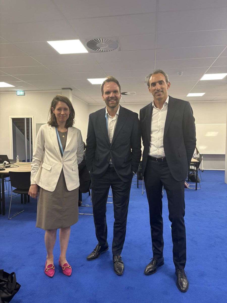 Alvast even op verkenning bij het NATO Public Forum. Veel dank aan <a href="/remkorteweg/">Rem Korteweg</a> en <a href="/AnnavZ/">Anna van Zoest</a> voor het kijkje achter de schermen. 

Succes voor iedereen die de komende dagen alles in goede banen moet leiden!