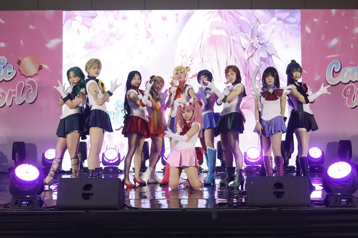 _teamLIKE's tweet photo. 79회 코스앤코믹 페스티벌 일요일 2부
뒤에서 두 번째!
정의의이름으로널용서💫
#teamlike #like달의요정 https://t.co/dAmvDKLA2T