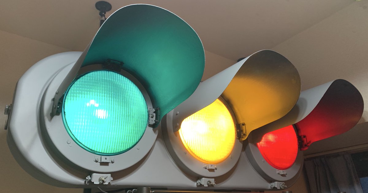 今年の4月の終わり頃、弥富のキンブルで信号機を購入しました。 NS内庇