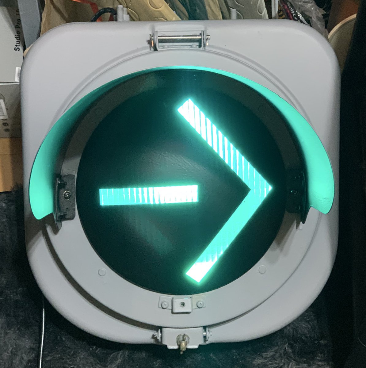 今年の4月の終わり頃、弥富のキンブルで信号機を購入しました。 NS内庇