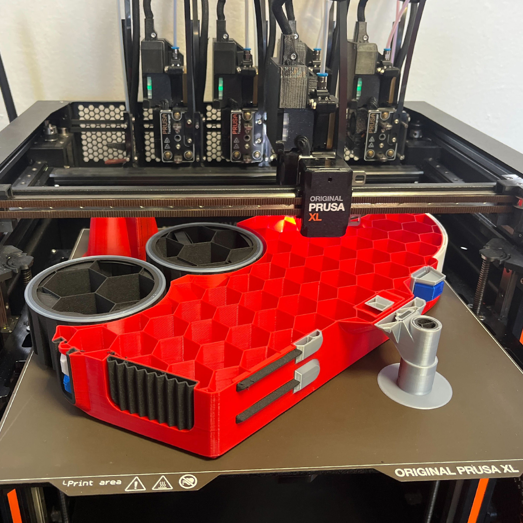 For our support team to help you print like a pro, they need hands-on experience, and luckily, they're all passionate makers printing awesome personal projects! 🦾 Check out this Fire Truck by jajaum3D, printed on our five-toolhead Original Prusa XL. 🚒