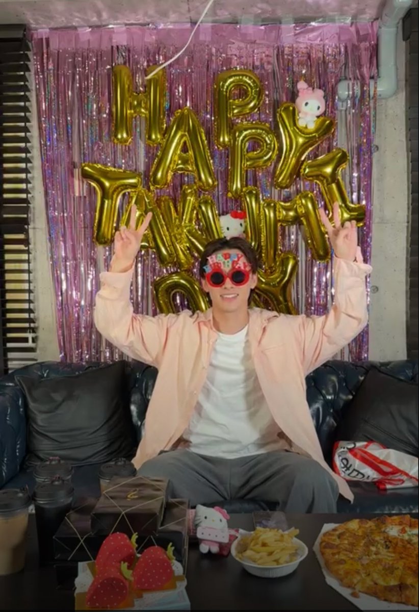 tkmi623's tweet photo. ฅ( 🕶  )ฅ🩷

#HappyTakumiDay https://t.co/4pcE82XMsg