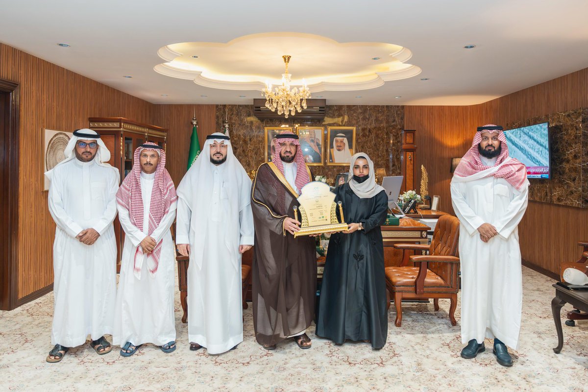 AljoufSA's tweet photo. 🏅| بدعم وتوجيهات صاحب السمو الملكي الأمير فيصل بن نواف بن عبدالعزيز،
#إمارة_منطقة_الجوف تحصد شهادة ISO 9001 في نظام إدارة الجودة للعام الثاني على التوالي، تتويجًا لجهودها في التميز المؤسسي وتطبيق أعلى المعايير العالمية.

https://t.co/x9FcYdGjSB https://t.co/5CzqbOwh7Z