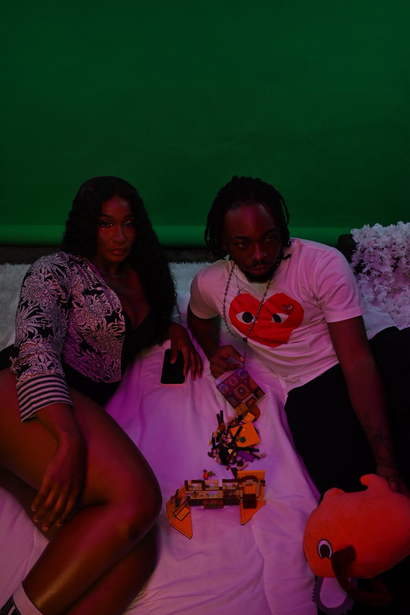 squareroot_com's tweet image. Get behind the scenes of a visualizer shoot at the studio 🎥

Bring your creative vision to life with our photo/video production services. 
Send us a DM/email/message today to book 🤎

#squarerootstudio #mediacompanyinnigeria #mediacompanyinlagos #mediacompany