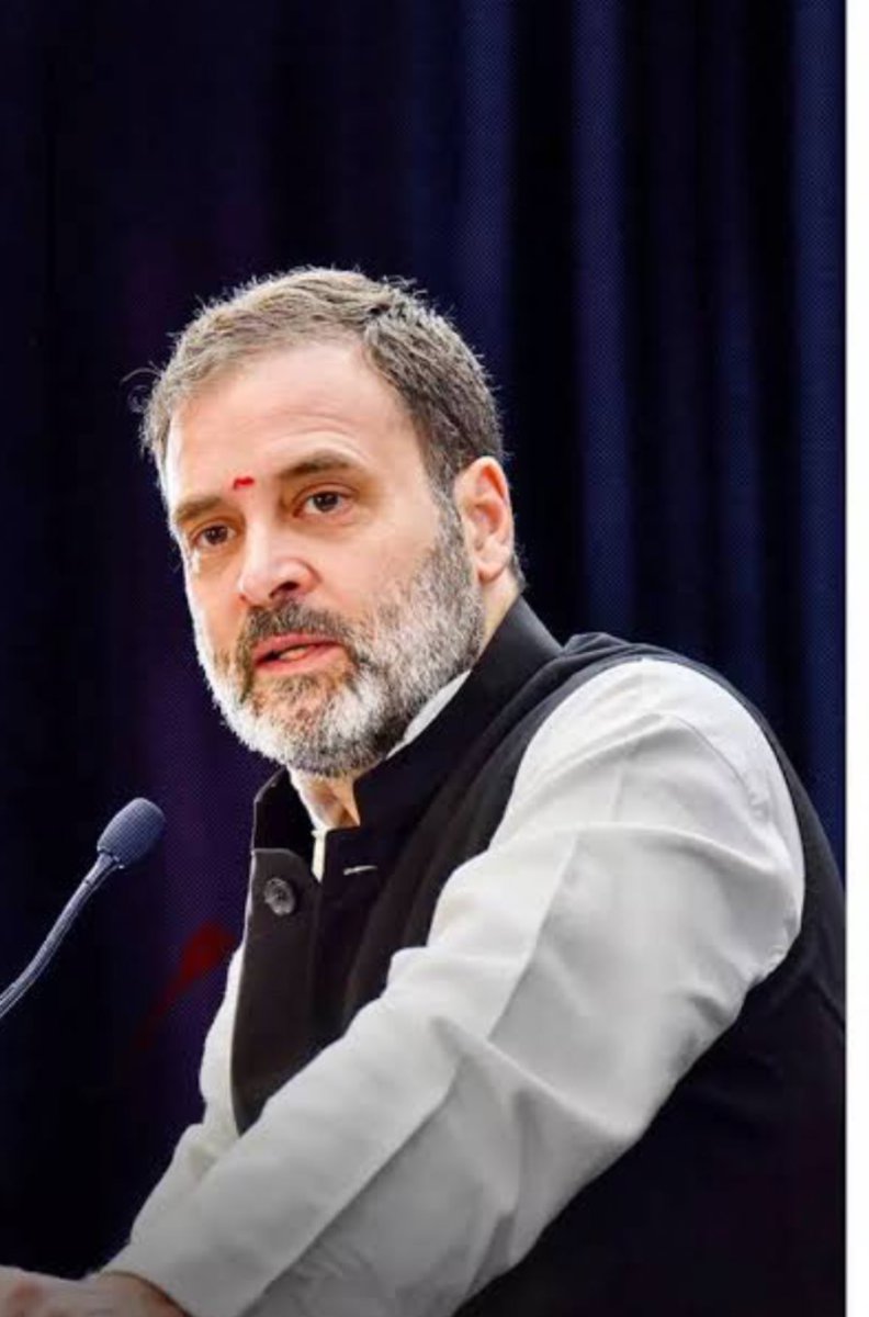 Vivek Shrivastava (@viveksbarmeri) on Twitter photo тАЬрд░рд╛рд╣реБрд▓ рдХреА рд░рд╣рдиреБрдорд╛рдИ рдФрд░ рдХрд╛рдВрдЧреНрд░реЗрд╕ рдХреА рд░рд╣рдЧреБрдЬрд╝рд░тАЭ
тАЬрд╕рд┐рдпрд╛рд╕рдд рдореЗрдВ рдЬрдм рд░реМрд╢рдиреА рднреА рджрд╕реНрддрд╛рд╡реЗрдЬрд╝реЛрдВ рдореЗрдВ рдХрд╝реИрдж рд╣реЛ рдЬрд╛рдП,
рддреЛ рдлрд┐рд░ рдЕрдВрдзреЗрд░реЗ рд╕рд┐рд░реНрдлрд╝ рдордХрд╝рд╛рдо рдирд╣реАрдВ, рдЕрдВрдЬрд╛рдо рднреА рддрдп рдХрд░рддреЗ рд╣реИрдВредтАЭ
рд░рд╛рд╣реБрд▓ рдЧрд╛рдВрдзреА рдПрдХ рд░рд╣рдиреБрдорд╛ рдХреА рддрд░рд╣ рд╕реЛрдЪрддреЗ рд╣реИрдВ, рдмрд╛рдд рдХрд░рддреЗ рд╣реИрдВ, рднрд╛рд╖рдгреЛрдВ рдореЗрдВ рджреВрд░рдЧрд╛рдореА рдпреЛрдЬрдирд╛рдПрдВ рдФрд░ рд╕рд╛рдВрдЧрдардирд┐рдХ рд╕реБрдзрд╛рд░реЛрдВ рдХреА рдмрд╛рдд рдХрд░рддреЗ рд╣реИрдВ, рд▓реЗрдХрд┐рди тАЬрд░рд╛рд╣реБрд▓ рдХреА рд░рд╣рдиреБрдорд╛рдИ рдФрд░ рдХрд╛рдВрдЧреНрд░реЗрд╕ рдХреА рд░рд╣рдЧреБрдЬрд╝рд░тАЭ
тАЬрд╕рд┐рдпрд╛рд╕рдд рдореЗрдВ рдЬрдм рд░реМрд╢рдиреА рднреА рджрд╕реНрддрд╛рд╡реЗрдЬрд╝реЛрдВ рдореЗрдВ рдХрд╝реИрдж рд╣реЛ рдЬрд╛рдП,
рддреЛ рдлрд┐рд░ рдЕрдВрдзреЗрд░реЗ рд╕рд┐рд░реНрдлрд╝ рдордХрд╝рд╛рдо рдирд╣реАрдВ, рдЕрдВрдЬрд╛рдо рднреА рддрдп рдХрд░рддреЗ рд╣реИрдВредтАЭ
рд░рд╛рд╣реБрд▓ рдЧрд╛рдВрдзреА рдПрдХ рд░рд╣рдиреБрдорд╛ рдХреА рддрд░рд╣ рд╕реЛрдЪрддреЗ рд╣реИрдВ, рдмрд╛рдд рдХрд░рддреЗ рд╣реИрдВ, рднрд╛рд╖рдгреЛрдВ рдореЗрдВ рджреВрд░рдЧрд╛рдореА рдпреЛрдЬрдирд╛рдПрдВ рдФрд░ рд╕рд╛рдВрдЧрдардирд┐рдХ рд╕реБрдзрд╛рд░реЛрдВ рдХреА рдмрд╛рдд рдХрд░рддреЗ рд╣реИрдВ, рд▓реЗрдХрд┐рди