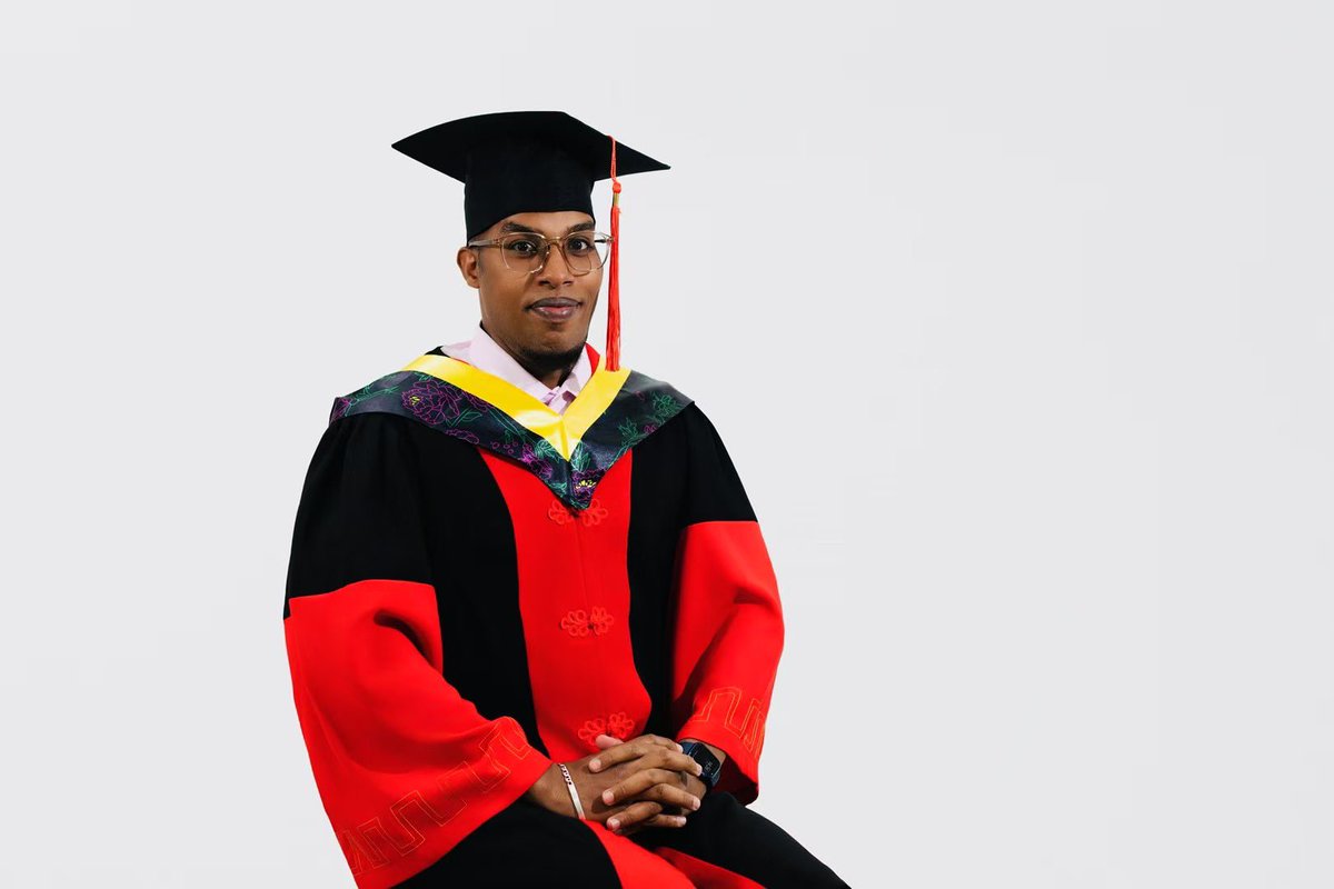 DSiC2017's tweet image. Congratulations to Dr. Kader Ali Ibrahim — the first Djiboutian to earn a Ph.D. in Control Science & Engineering in China! A true inspiration and pride of Djibouti! 🎓🇩🇯👏
