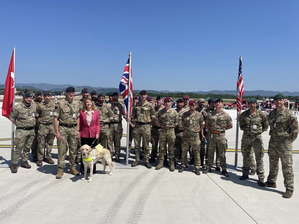 Last week, the Ambassador attended the opening of Slovenia’s biggest multinational military exercise - Adriatic Strike. 31 #NATO and other countries, including UK, came together to learn from each other and keep our countries safe.💪🇸🇮🇬🇧

#StrengthInUnity #StrategicDefenceReview