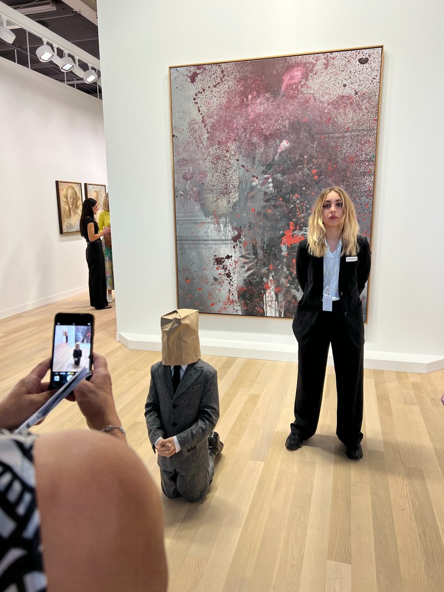 MarcBundi's tweet photo. Art Basel 2025 in voller Länge? Die Videos dazu sind hier https://t.co/Maj1MJ19hU

#artbasel2025 #kunst #artbasel #art #artfair https://t.co/o4yd2KpHOH
