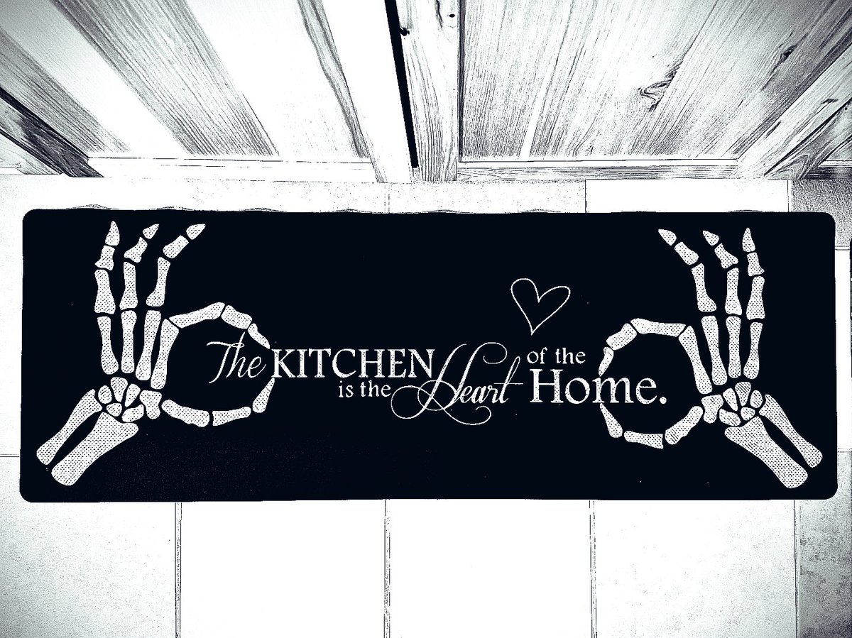 MelanieMoonlite's tweet photo. Good mourning, good evening, wherever you may be. I’m excited to share some photos of my new kitchen mats with all my spooky friends out there. ☠️✔️
#KitchenVibes #KitchenMats #Gothic #Halloween #GothHome #Goth #Spooky #Summerween #GothicHome #HalloweenHome #SpookySzn https://t.co/vgkKsv3BUg