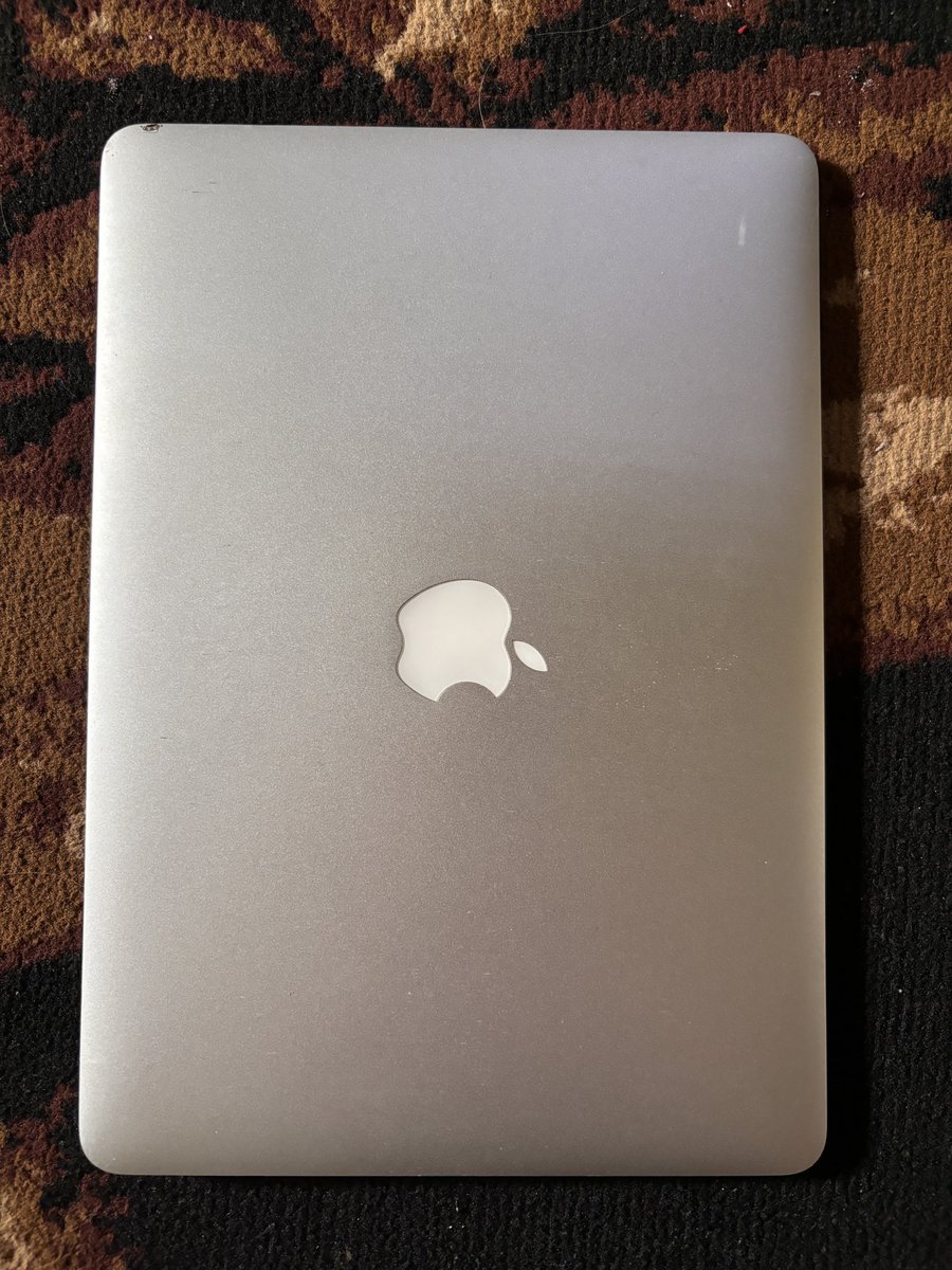 wts macbook air 2017/128gb tweet media