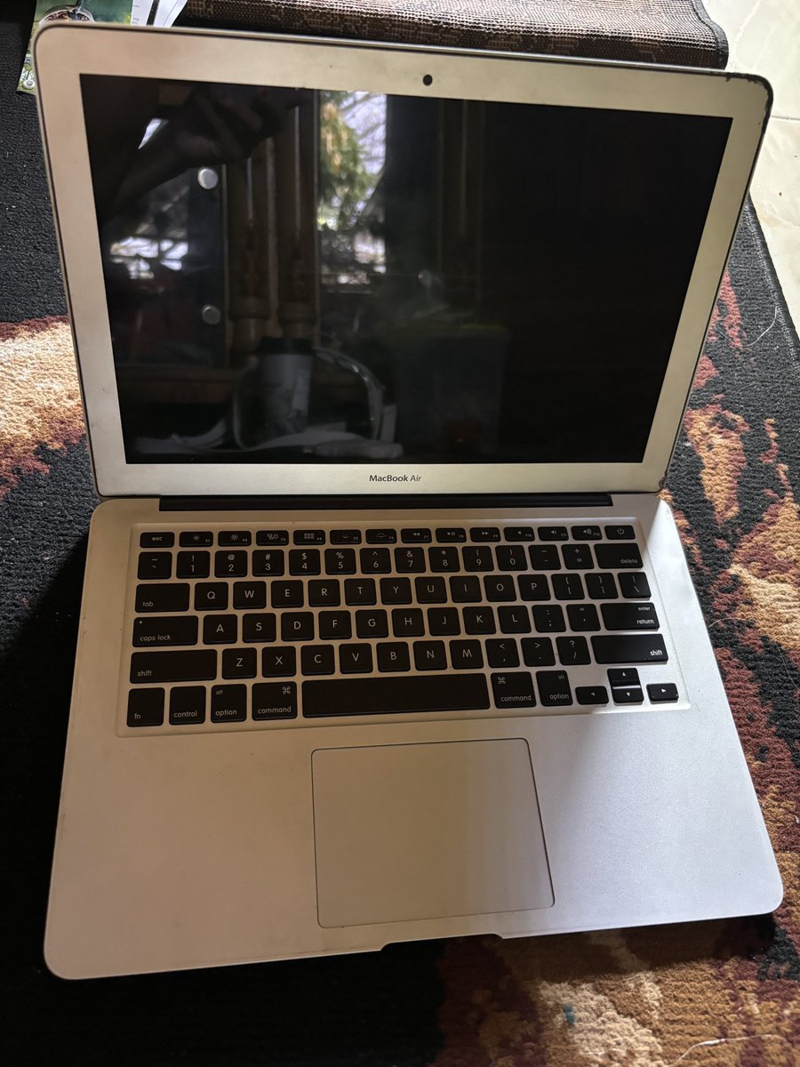 wts macbook air 2017/128gb tweet media
