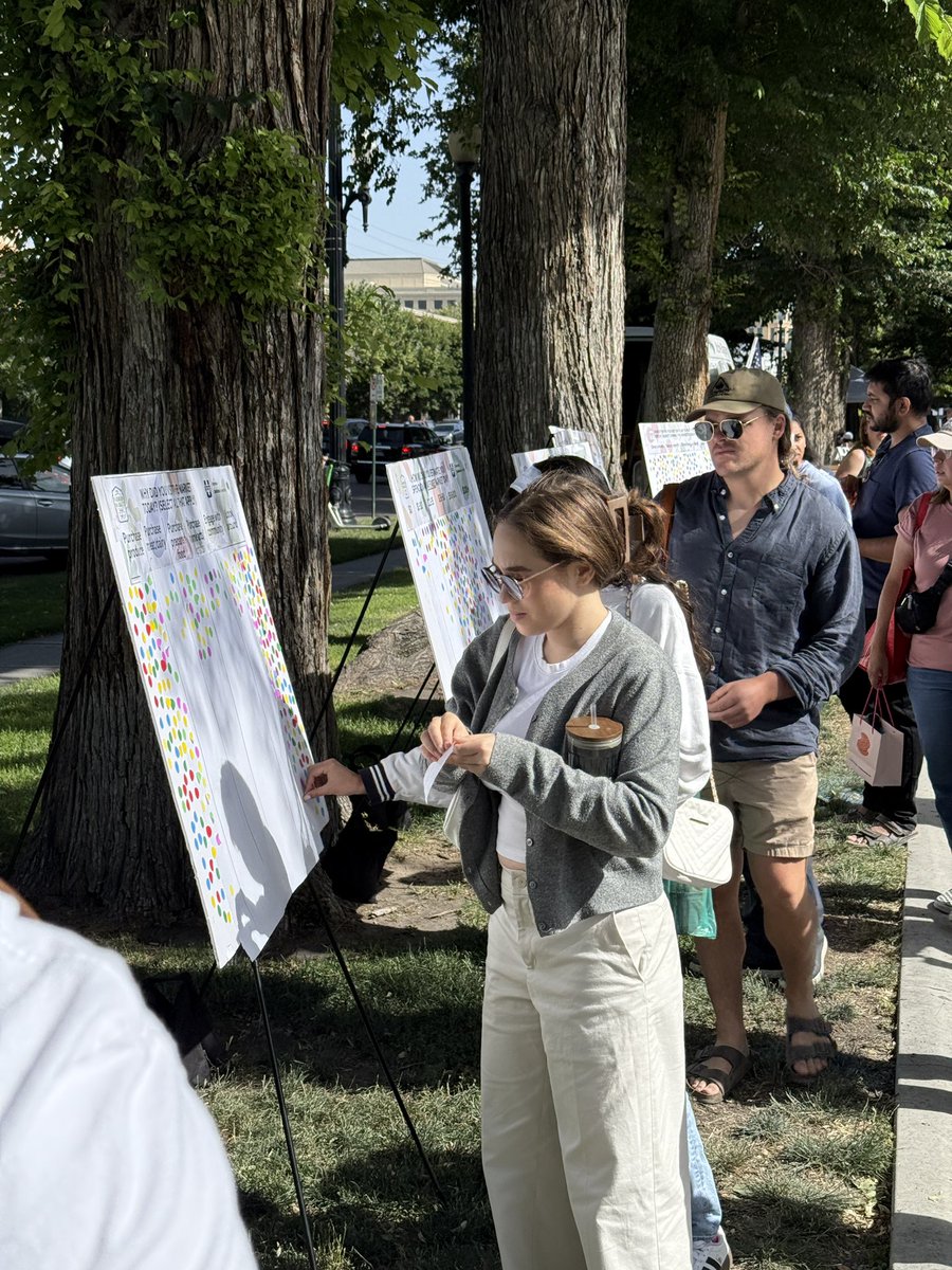 alagoon's tweet photo. Saw some community level design exercises happening at the @DowntownSLC farmers market and I’m loving it! https://t.co/IixajMS1L7