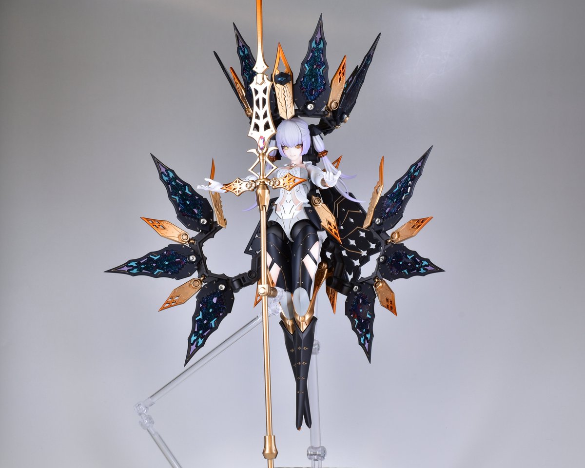 「箱庭〈ｾｶｲ〉」を渡る輪廻の魔女
チトセリウムー『廻天（ﾘﾝﾃﾝ）』ハイドラ
完成しました☺️

武装はニコイチで穴をMSGモールドで埋めて、翼はレジン工作してます
槍はプラチナムとロンズデーライトとMSGちょっとのミキシングです

美しく神々しくをコンセプトに作ってみました😊

（2/3）