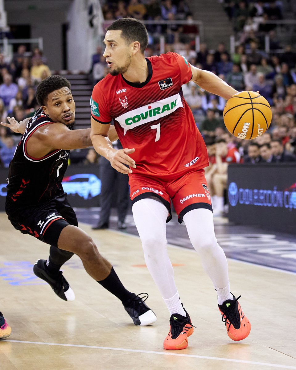 🔴⚫ SCOTT BAMFORTH no estará en 1ª FEB con el Covirán Granada.

El escolta estadounidense ha encontrado acomodo en el baloncesto mexicano, dónde firmó con Fuerza Regia.

Promedió 11.2 puntos, 1.9 rebotes y 2.1 asistencias en la ACB durante la 2024-25.

#PrimeraFEB