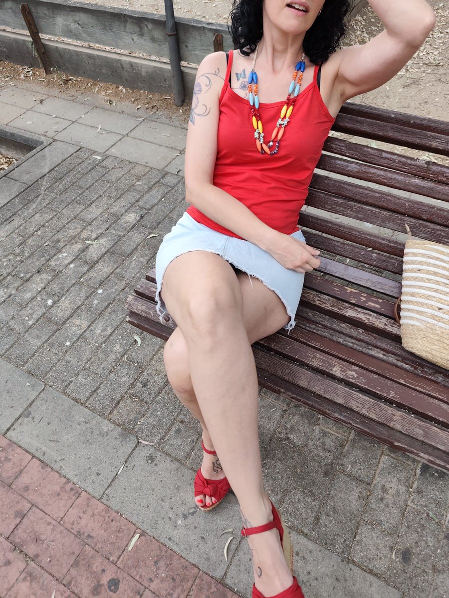 Y si me encontraras así?...
#parejahot #swinger #exhibición #parejaswinger #milf #hotwife #cuckold #voyeur #parejasw #fetish #ass #boobs #cumshot #xxx