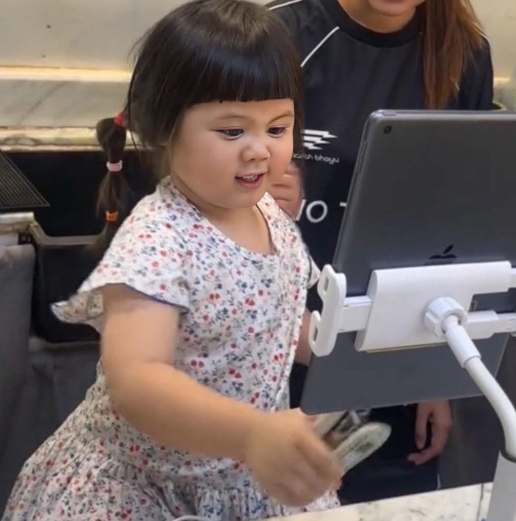 มีมกุตอนหัวหน้าสั่งให้แก้งาน :