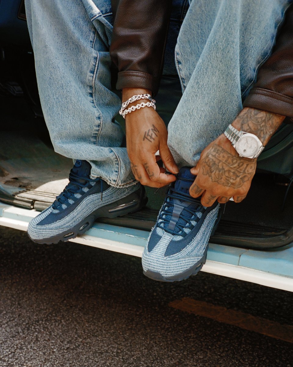 UrbanStreetZA's tweet photo. The Levi's® brand and Nike, two titans of American culture, have joined forces once again for their most anticipated collaboration. 

This time, they’ve merged the rich denim heritage of Levi's® with Nike’s legendary Air Max 95 silhouette. 

#lévis #nikeairmax #demin #culture https://t.co/HLGWXIoxGg