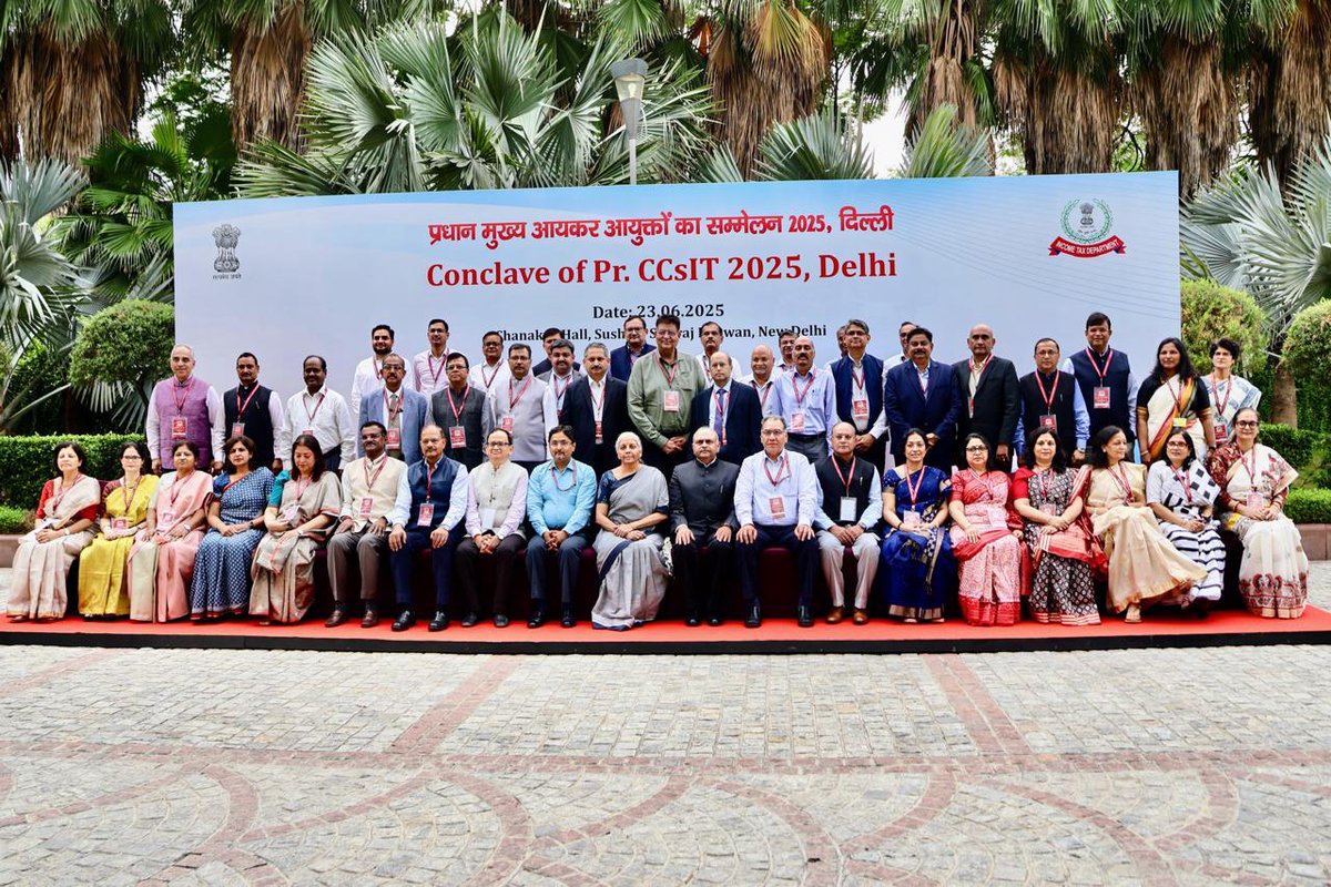 Income Tax India (@incometaxindia) on Twitter photo Hon’ble Union Minister for Finance and Corporate Affairs Smt. <a href="/nsitharaman/">Nirmala Sitharaman</a> chaired a conclave with Pr. Chief Commissioners and Pr. Directors General Income Tax, emphasizing critical reforms & taxpayer-centric initiatives.
The meeting focussed on the key areas of:
🔷Taxpayer Hon’ble Union Minister for Finance and Corporate Affairs Smt. <a href="/nsitharaman/">Nirmala Sitharaman</a> chaired a conclave with Pr. Chief Commissioners and Pr. Directors General Income Tax, emphasizing critical reforms & taxpayer-centric initiatives.
The meeting focussed on the key areas of:
🔷Taxpayer
