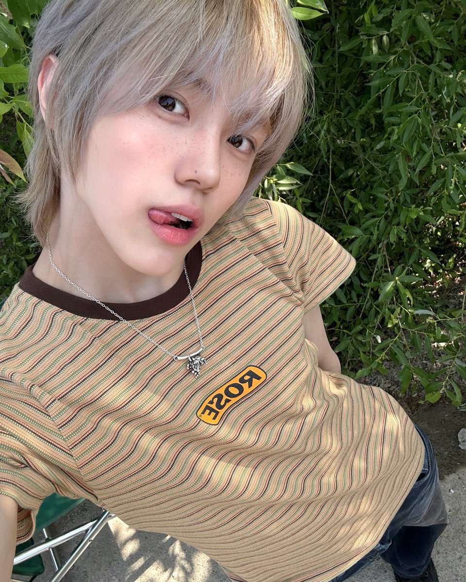 ahncutemin's tweet photo. 250623 _minanism 깨덩이가 정규 앨범 들고 왔어요🤘🏻 https://t.co/NotmNiVYBE